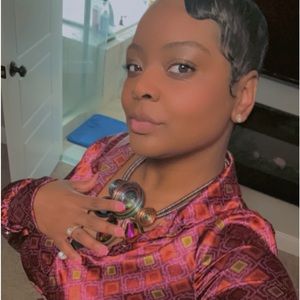 Meet your Posher, Crystal